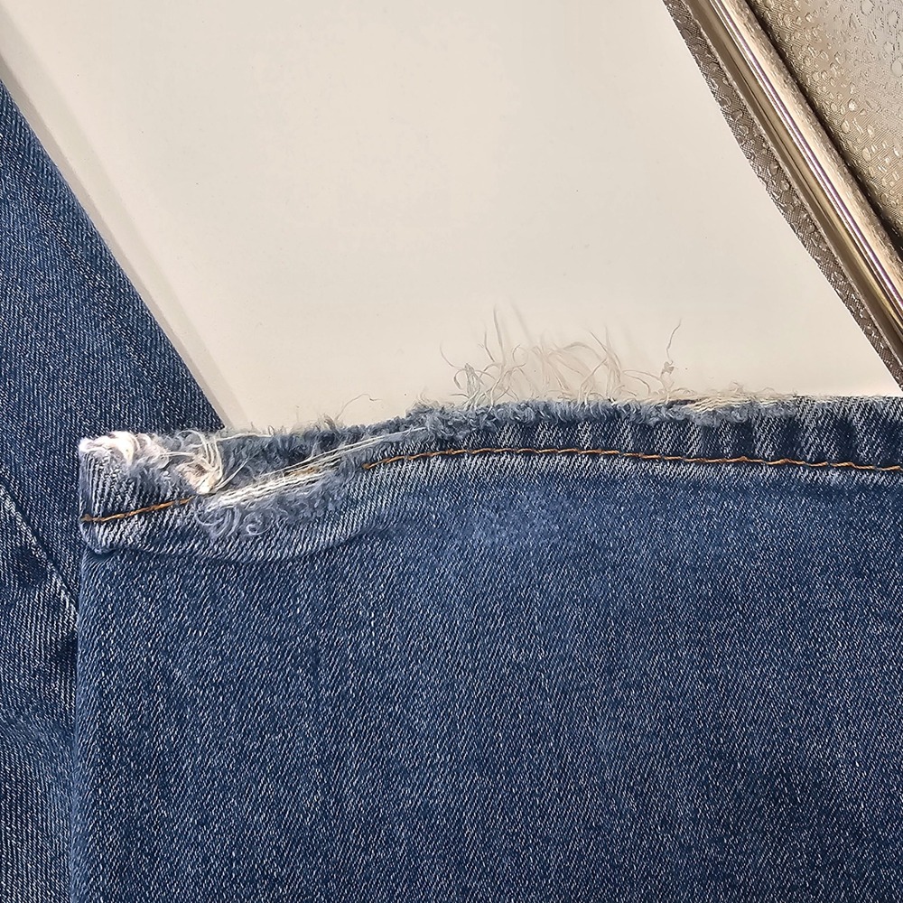 Levi's 514 Straight Fit Men's‎ Jeans Blue Denim W36 L32 Medium Wash Frayed Hem - Picture 6 of 6